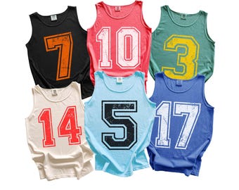 Camiseta sin mangas Comfort Colors con número personalizado - Camiseta para mamás de béisbol para el día del partido, personalizada con el número del jugador, camiseta para mamás de equipo en la banda