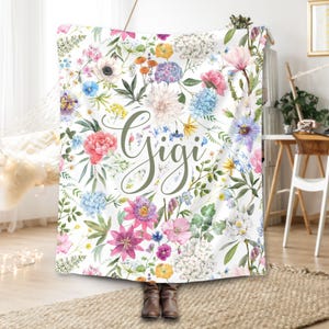Gigi Blanket Gift Personalized Flower Grandma Blanket with Name, Custom Birthday Gifts for Her, Rustic Vintage Style Floral Christmas Idea