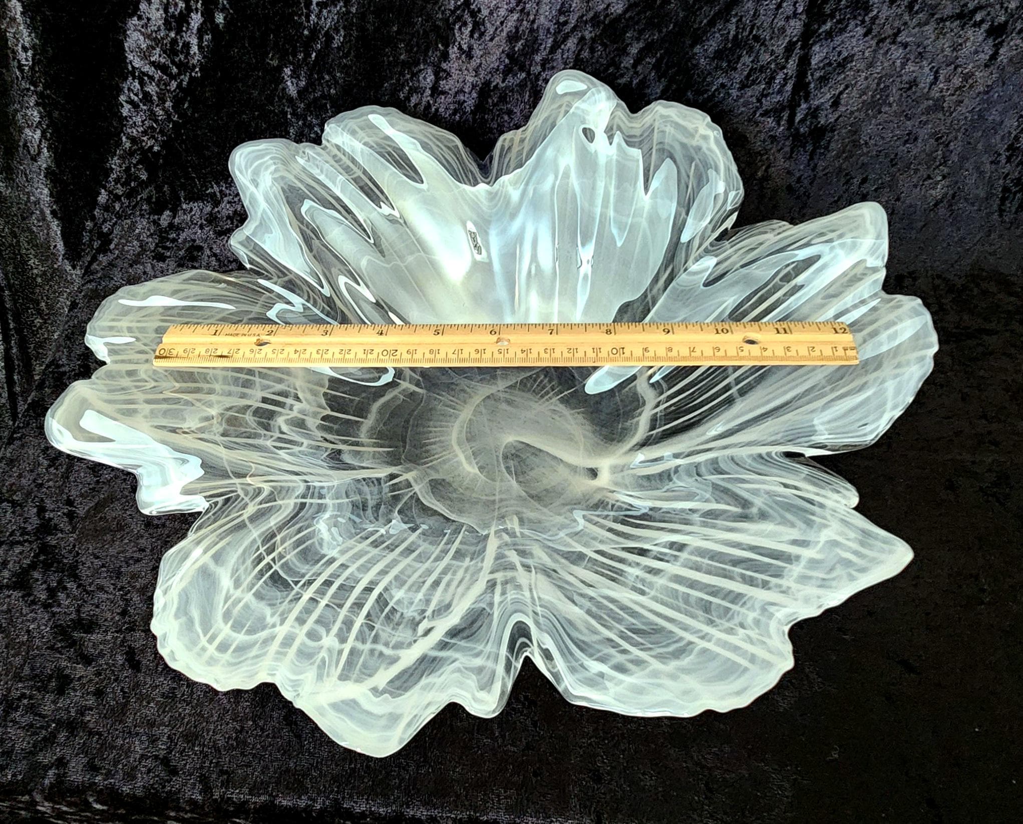 Tammaro Home White Iris Glass Frosted Swirl Bowl Excellent