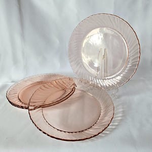 Arcoroc France Pink Swirl 9&quot; Dinner Plates SET OF 8 Tempered Glass Excellent Condition 1980s Vintage