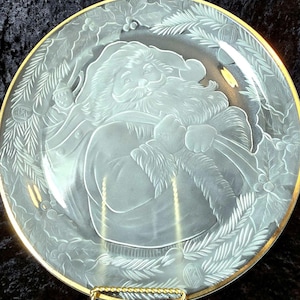 Elements White Christmas 13" Round Santa Holiday Platter Etched Glass Gold Rim in Original Box 1990s Vintage Excellent Condition