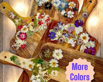 Pressed Flowers Charcuterie Cutting Board With Free Board Butter | Party Cheeseboard Dried Flowers, Botanical Floral Kitchen Decor Gift