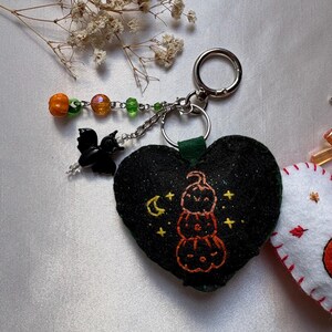 Handmade Embroidered Snoopy Keychain: Valentine's Gift Christmas ornaments, Christmas gift pumpkins