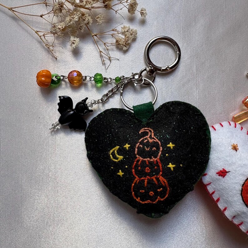 Handmade Embroidered Snoopy Keychain: Valentine's Gift Christmas ornaments, Christmas gift pumpkins