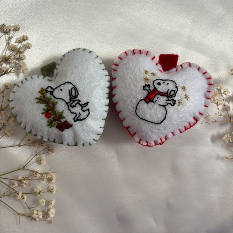 Handmade Embroidered Snoopy Keychain: Valentine's Gift Christmas ornaments, Christmas gift immagine 20