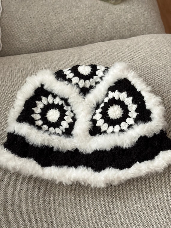 Handmade Crochet Bucket Hat With Faux Fur Trim - Etsy display picture 3
