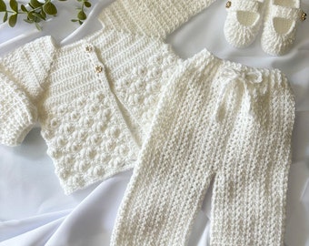 Trousseau / Crochet baby set, "Perla".