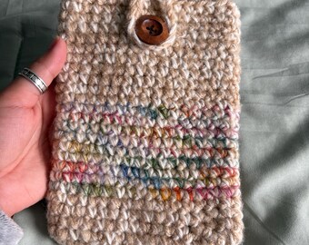 crochet kindle sleeve.