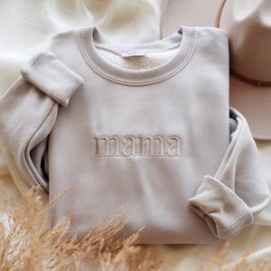 Embroidered Mama Shirt, Christmas Gift for Mom Shirt New Mom Mommy Birthday Gift, Mother&#39;s Day Gift for Mom, Gigi, Nana, Women T-Shirt