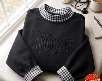 Bluza z haftowanym wzorem w kratkę gingham dla pielęgniarki, gotycka koszula dla pielęgniarki, minimalistyczna koszula dla pielęgniarki, prezent dla pielęgniarki, koszulki dla pielęgniarki na ostrym dyżurze