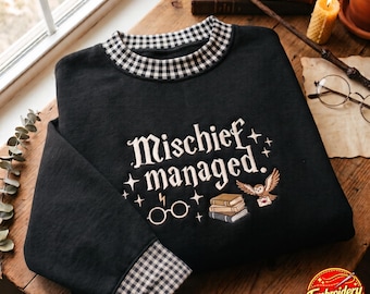 Bluza z haftowanym golfem w kratkę Gingham dla Czytelnika Fantasy, prezent dla miłośnika książek, gadżety książkowe, koszulka z motywem książki fantasy
