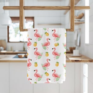 Flamingo Tea Towel Tropical Kitchen Decor Cute Pineapple Dish Towel Summer Housewarming Gift Beach House Kitchen Accent Hostess Towel