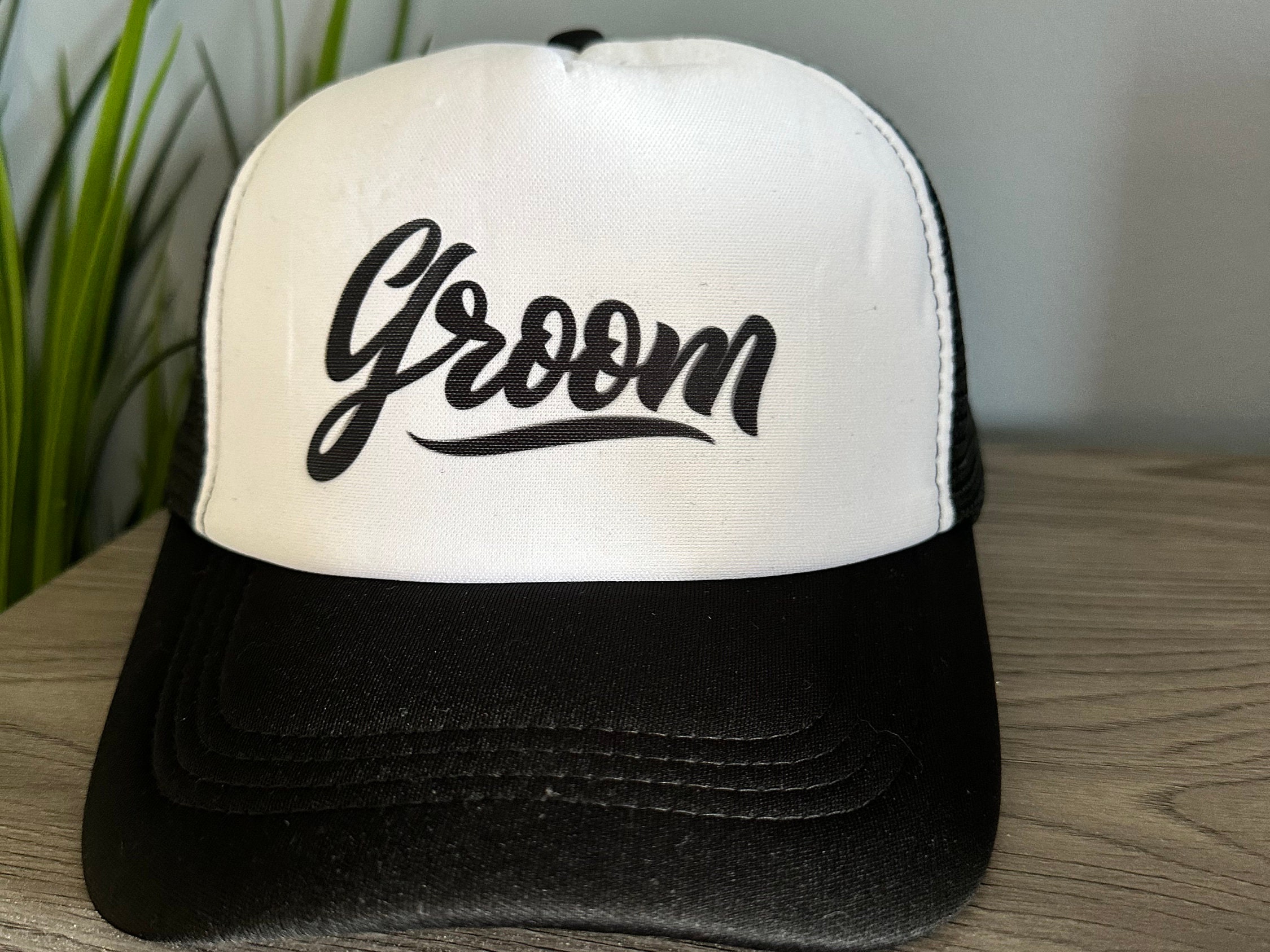 Casquette Trucker Brodée Croix Chromée – Unisexe – Multicolore