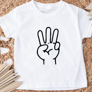 3rd Finger Birthday Shirt, Toddler Birthday Shirt, Custom Name Shirt, Third Birthday Shirt Boy or Girl,3rd Birthday Outfit Boy,Birthday Gift
