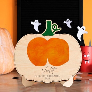 Personalisierte DIY Baby Bum Kürbis Zeichen, das erste Halloween Handwerk des benutzerdefinierten Babys, unser kleines Bumkin Zeichen, Herbst Baby Kunst, Baby Bum Andenken