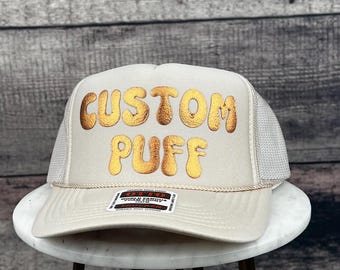 Anpassad pufftryckt hatt, Anpassad skumhatt, Anpassad truckerkeps i nät, Hatt med hög krona, Skumtruckerkeps, Metallisk puffhatt, 3D-pufftryckt hatt