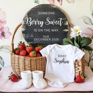 Sommer Schwangerschaft Anzeige digitale Erdbeer Baby Anzeige bearbeitbare Vorlage süßes Baby offenbaren Sommer Baby Schwangerschaft Anzeige