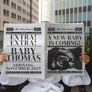 Op de afbeelding: Een nep-krantenbericht met de kop "Extra! Extra! Baby Thomas komt in november 2025". De andere kant van de krant heeft de kop "Een nieuwe baby is onderweg!" met een zwart-witte echografie.