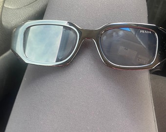 lunettes de soleil prada noires personnalisées