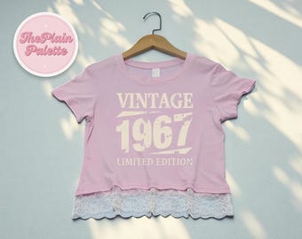Spandex Baumwolle Cropped Shirt für Frauen | Spitzenbesatz Rundhals Bluse | Retro Gedrucktes Kurzarm Top | Gemütliches Sommer T-Shirt