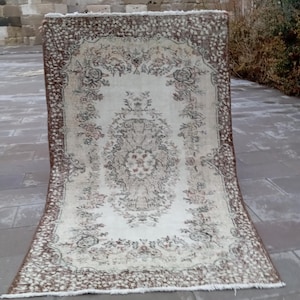 Handmade Turkish Area Rug (4.3x6.10 Ft): Antique Inspired Boho Decor