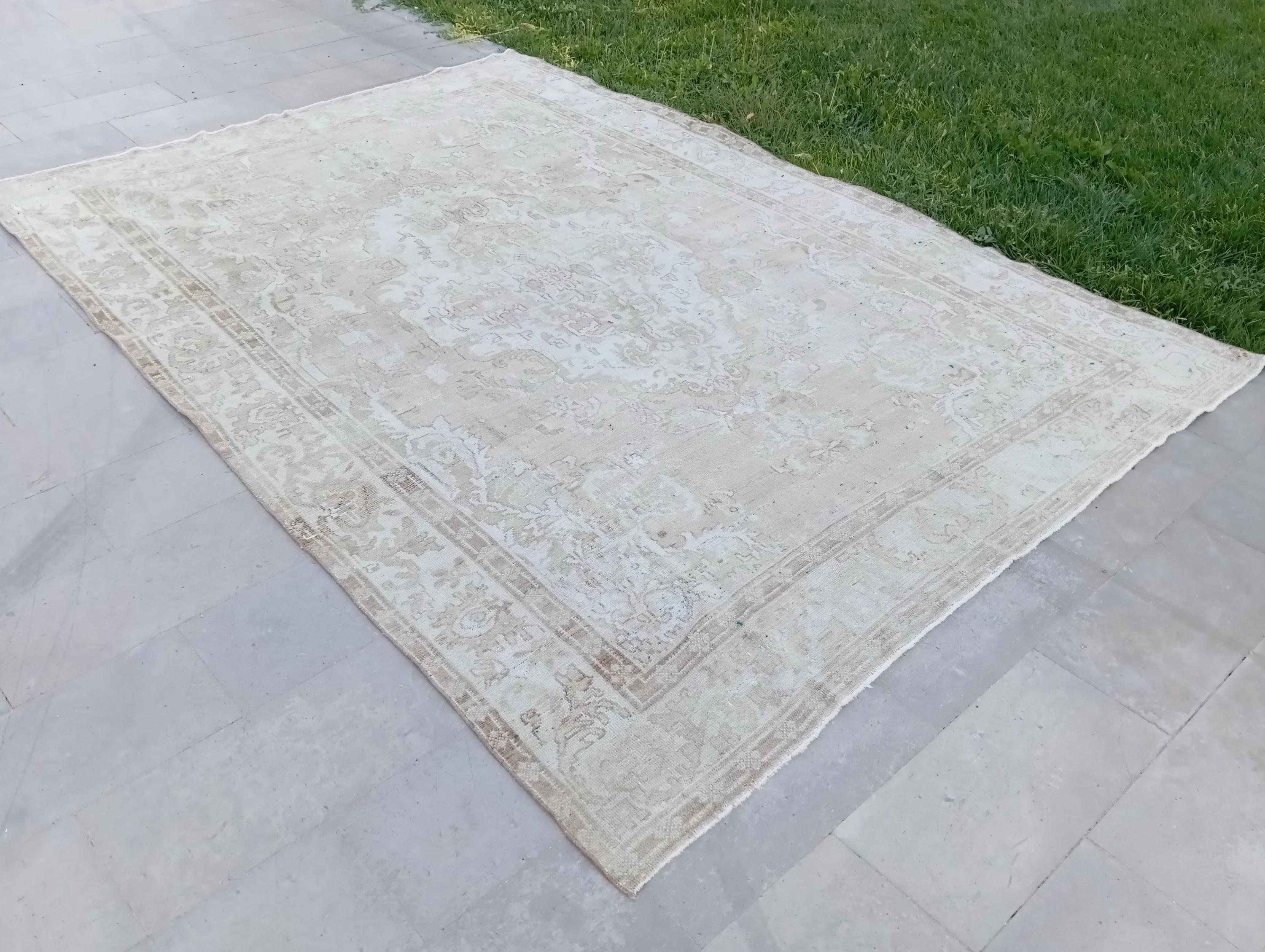 ハンドメイドウールヴィンテージラグ：ボヘミアン風ニュートラル