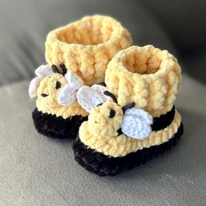 Babyschuhe mit Bündchen Häkelanleitung BIENEN - Grössen 0-12 Monate - PDF Pattern