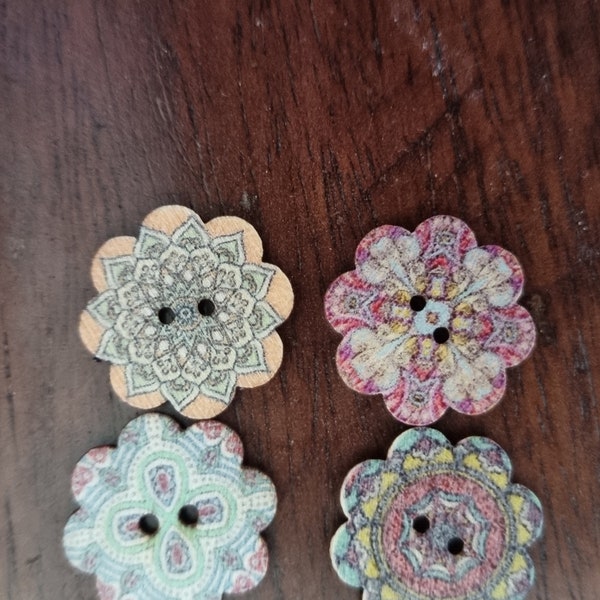 4x random selection Wooden boho buttons 1cm