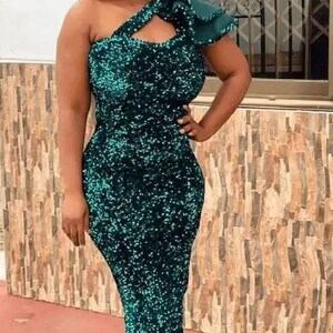 Robe à paillettes, tissu à paillettes, tenues tendance, robe de bal, mode pour bal de promo, tenue pour bal de promo, design élégant, robe de gala, tenues uniques, tenues pour bal de promo