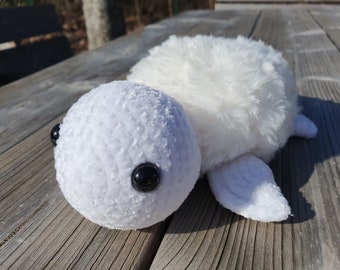 Tortue en peluche fait main au crochet avec fourrure