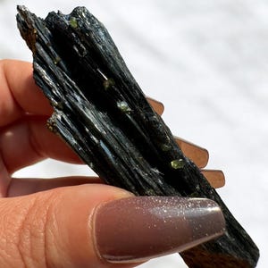 Vivianite Crystal – Rare Specimen with Ludlamite – Healing Crystals Gift for Mineral Collector, Corpse Crystal