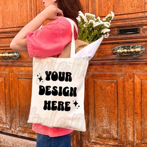 Canvas Tote Bag Mockup, Natural Tote Mockup, Summer Tote Bag Mockup, Canvas Tote bag model lifestyle mockup, Trendy Tote Outdoors Mockup