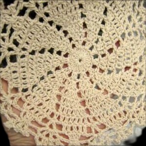 Custom Handmade Crochet Floral Lace Tablecloth Vintage Round Table Cover Elegant Home & Wedding Decor Personalized Linen zdjęcie 7