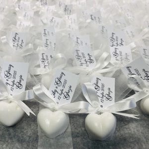 Geurloze hartzeep met tule en gepersonaliseerd label / HUWELIJKSKAART / kleine zeepjes / bruiloft / kleine cadeautjes voor gasten