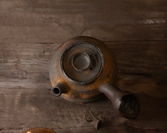 Tetera para zurdos de leña puramente hecha a mano, juego de té de cerámica antiguo Wabi-Sabi de leña Bizen japonés retro