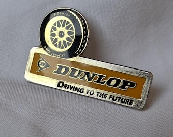 Pin Dunlop, Conduciendo hacia el futuro, Dunlop, Compañía de neumáticos, vintage, raro, metal, automovilismo, ForLuckVintage.etsy.com