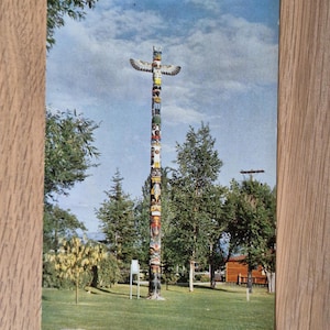 Cartão postal, Canadá, Colúmbia Britânica, Totem Pole, Parque da cidade de Kelowna, B.C., Vintage, Coast Publishing, Cartão de felicitações, raro
