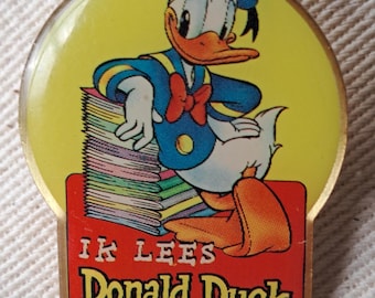 Vintage "Ik Lees Donald Duck" Enamel Pin, Disney 1997