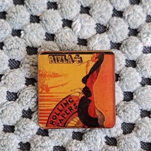 Pin badge RIZLA tobacco paper, Pin Rizla,  rare collector promotional item, metal, enamel, vintage, ForLuckVintage