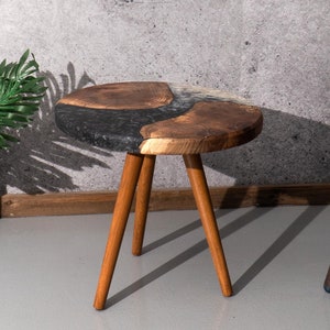 Epoxy & Olivenholz Beistelltisch, Runder Couchtisch, Couchtisch aus Harz Holz, Beistelltisch, Handgefertigte Möbel, Rustikaler Couchtisch