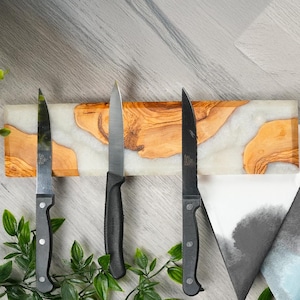 Magnetic Resin & Olive Wood Knife holder, Epoxy Knife Block, Knife Display, Magnetic Knife Rack, Housewarming Gifts, Gift for her