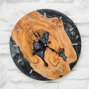 Reloj de pared de madera de olivo y resina epoxi, decoración moderna para el hogar, regalo para el Día de la Madre.