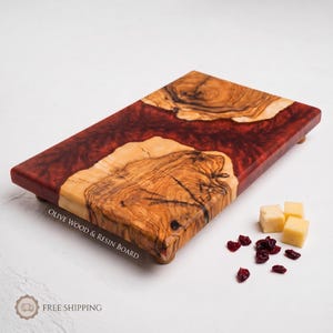 Tabla de charcutería de madera y resina hecha a mano, tabla de servir de epoxi, bandeja única, decoración rústica, regalo de inauguración de la casa, regalo para mamá