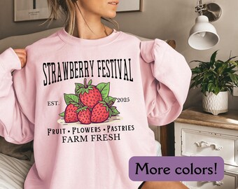 Strawberry Sweatshirt Retro Summer Cottagecore Festival Shirt Summer Fruit Farm Pullover Cozy Top Strawberry Lover Sweatshirt