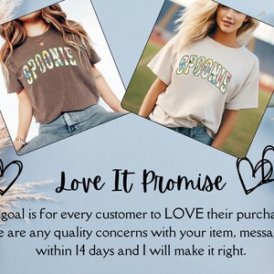 K&ouml;nnte beinhalten: Zwei Frauen tragen T-Shirts mit dem Wort "SPOONIE" in bunten Buchstaben darauf gedruckt. Der Text "Love It Promise" ist in schwarzer Kursivschrift auf hellblauem Hintergrund geschrieben. Der Text darunter lautet: "Mein Ziel ist es, dass jeder Kunde seinen Kauf LIEBT. Wenn es Qualit&auml;tsprobleme mit Ihrem Artikel gibt, schreiben Sie mir innerhalb von 14 Tagen und ich werde es richten."