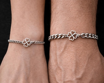 Pulseira combinando com pingente de trevo de quatro folhas e ímã de coração para casais, joias irlandesas com trevo para ele e para ela, presente de Dia de São Patrício para ela e para ele.