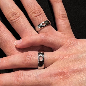 Matching Couples Ring with Hearts | Personalized Promise Ring Set, Custom Name Rings Engraved, Jewelry Gift for Friend, Wife, Him & Her