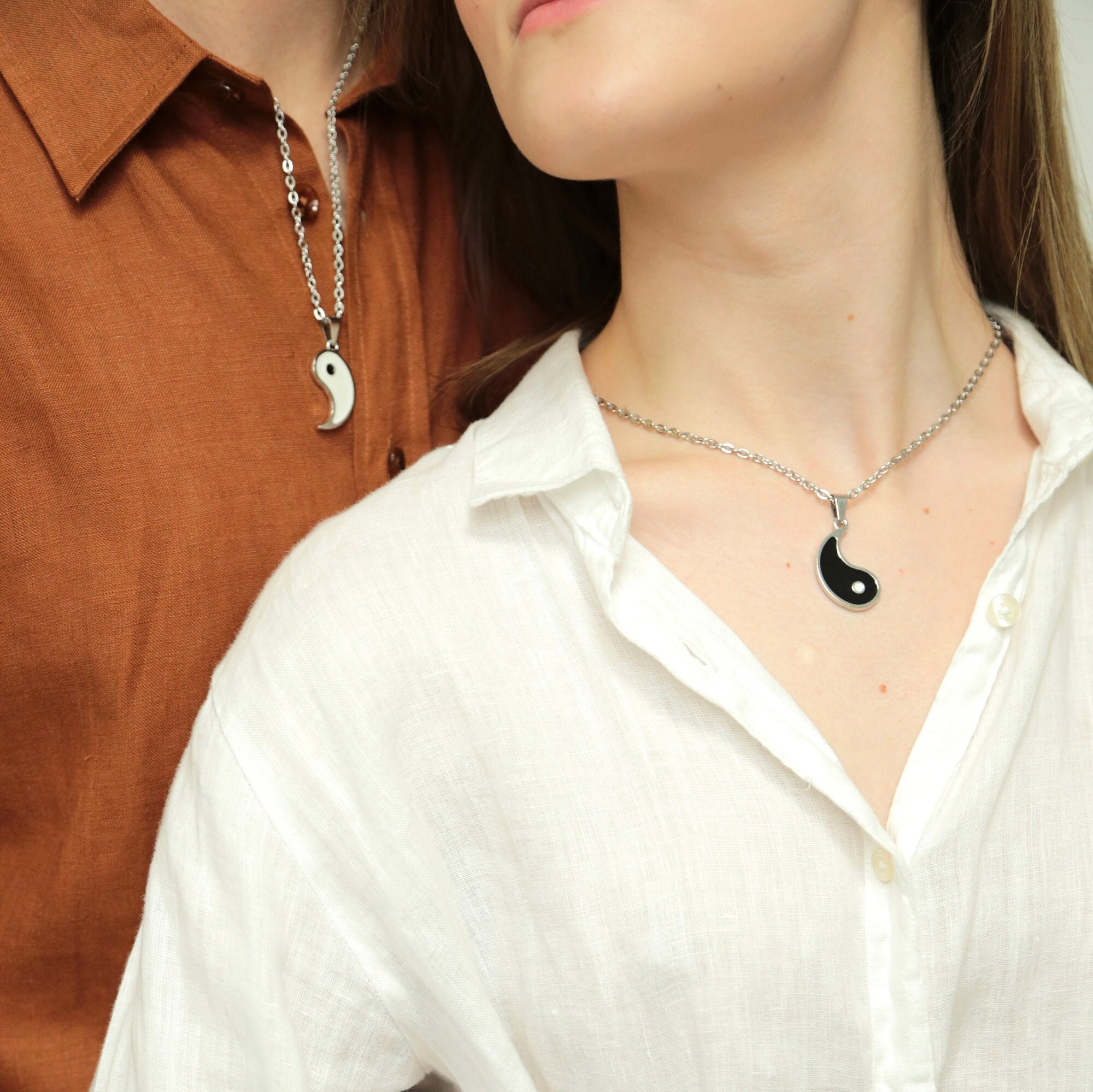 Set di 2 collane di coppia Yin-Yang, ciondolo Yin-Yang, collana Sole-Luna, regalo per coppie, regalo per lei, regalo per lui, collana per lui e per lei - Italia