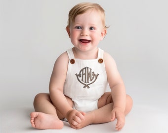 Weißer Leinen-Baby-Strampler, Unisex-Baby-Overalls, personalisiertes Monogramm mit individuellem Namen, Sommer-Outfit zum ersten Geburtstag, Cake Smash, Junge, ein Bday-Geschenk