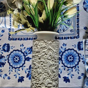 Vintage porcelain Heinrich vase